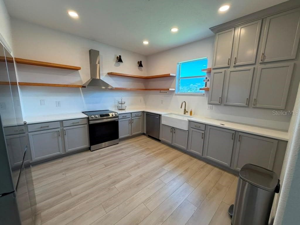 1221 PRIORY CIRCLE — photo 2 of 42