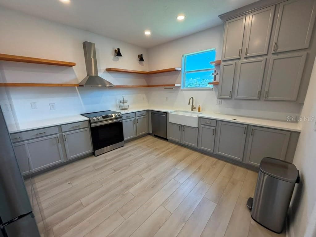 1221 PRIORY CIRCLE — photo 4 of 42