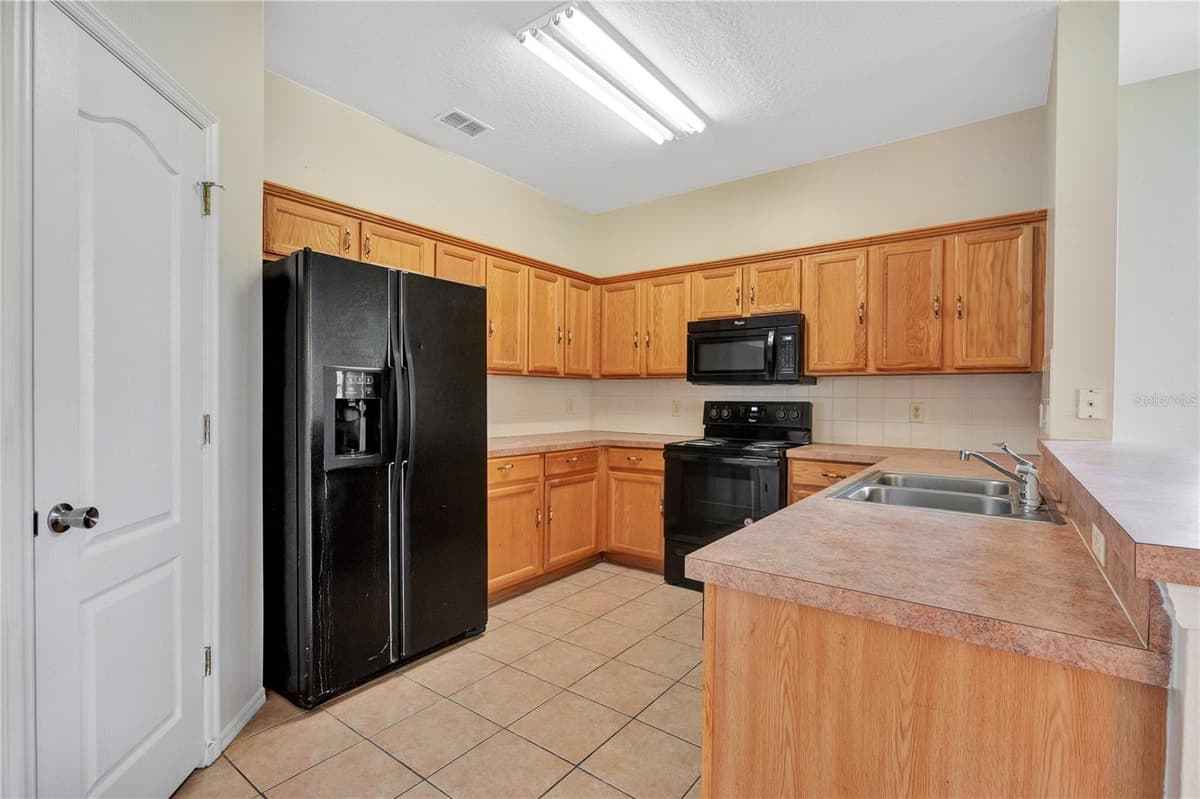 2431 TWISTING SWEETGUM WAY — photo 4 of 17