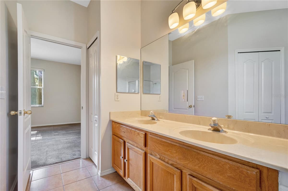 2431 TWISTING SWEETGUM WAY — photo 11 of 17