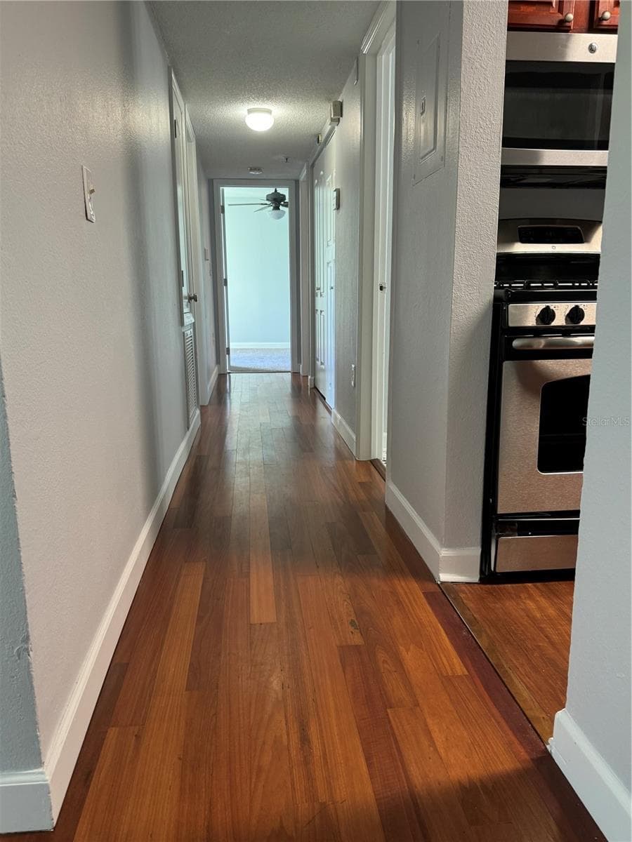 2053 DIXIE BELLE DRIVE — photo 10 of 26