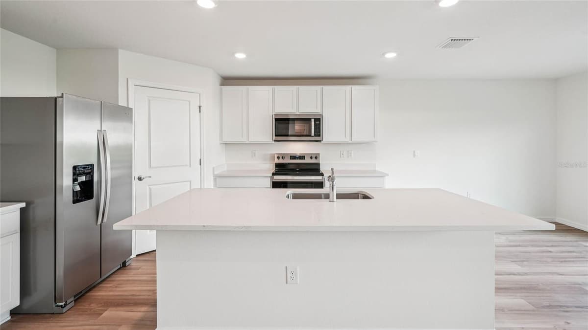 8935 46TH AVENUE — photo 10 of 16