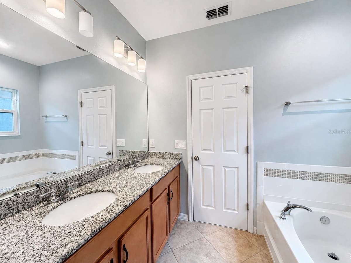 9137 GRAND ISLAND WAY — photo 5 of 31