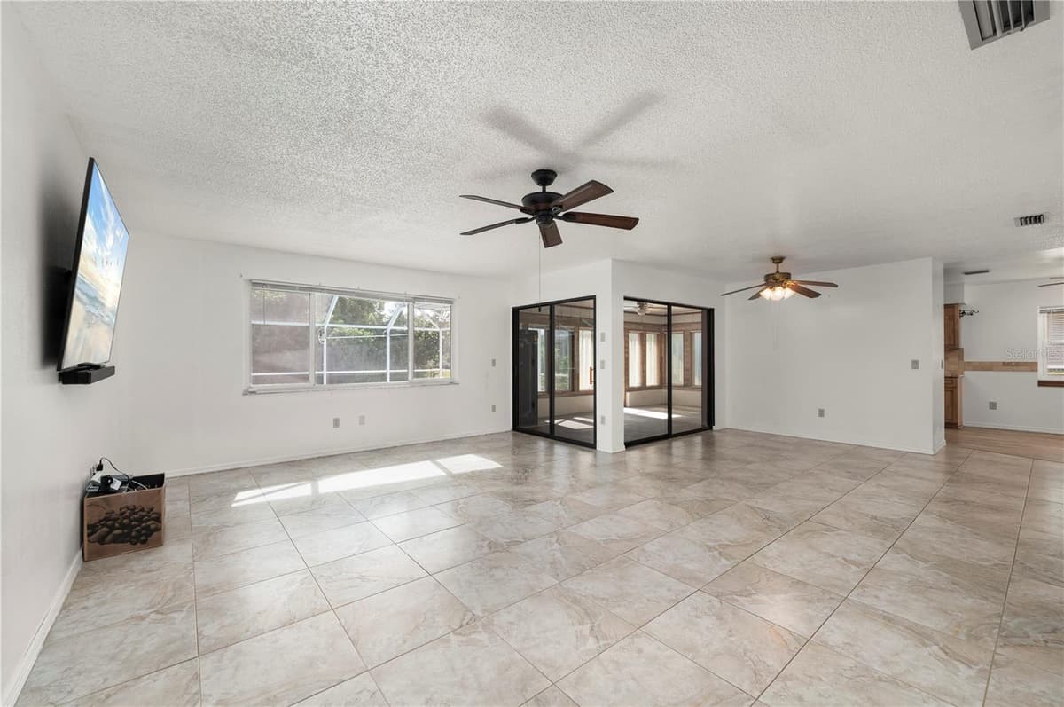 2420 PINELLAS DRIVE — photo 10 of 57