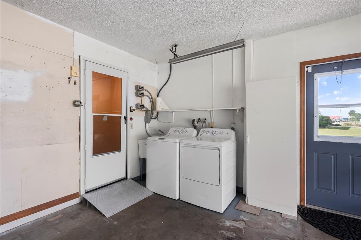 2420 PINELLAS DRIVE — photo 36 of 57