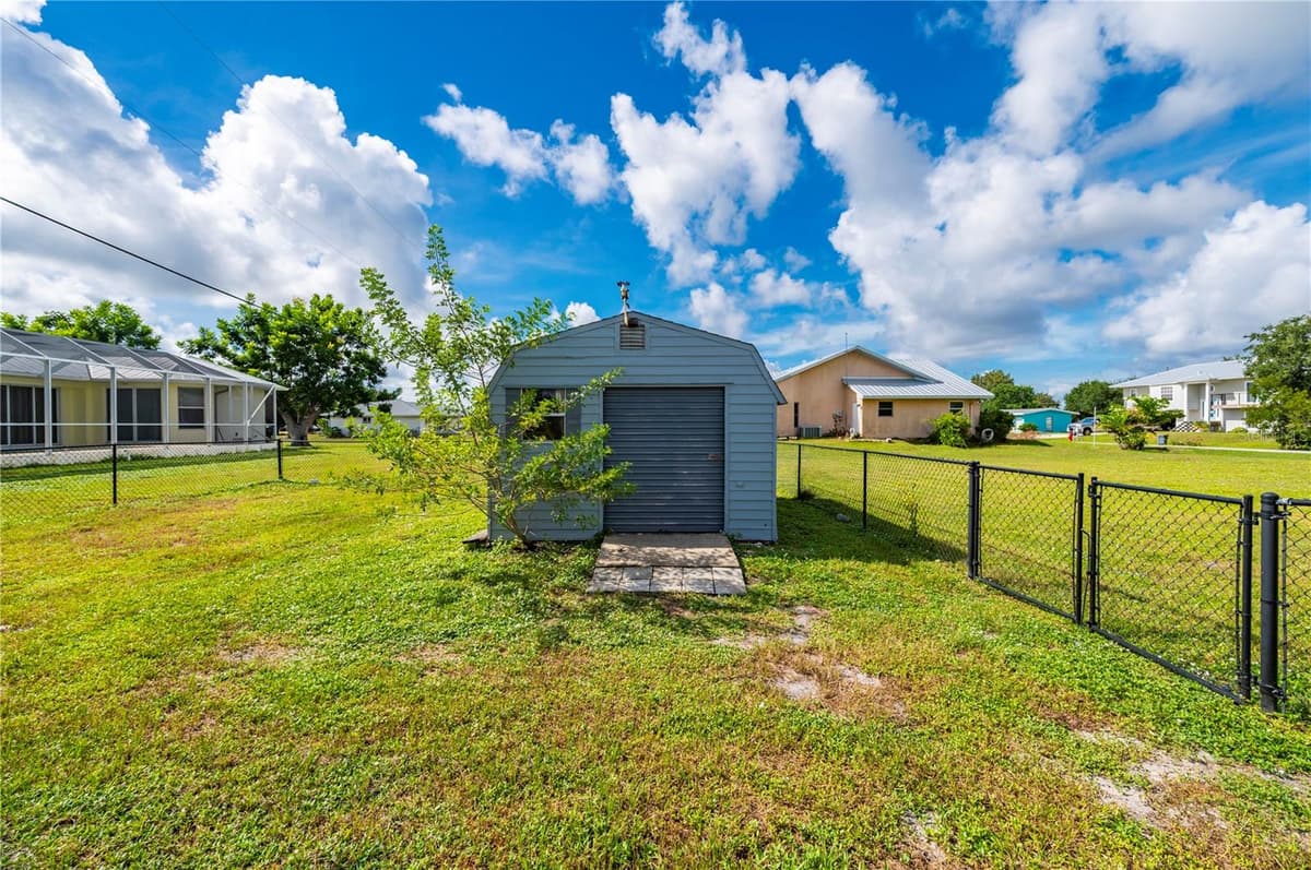 2420 PINELLAS DRIVE — photo 37 of 57