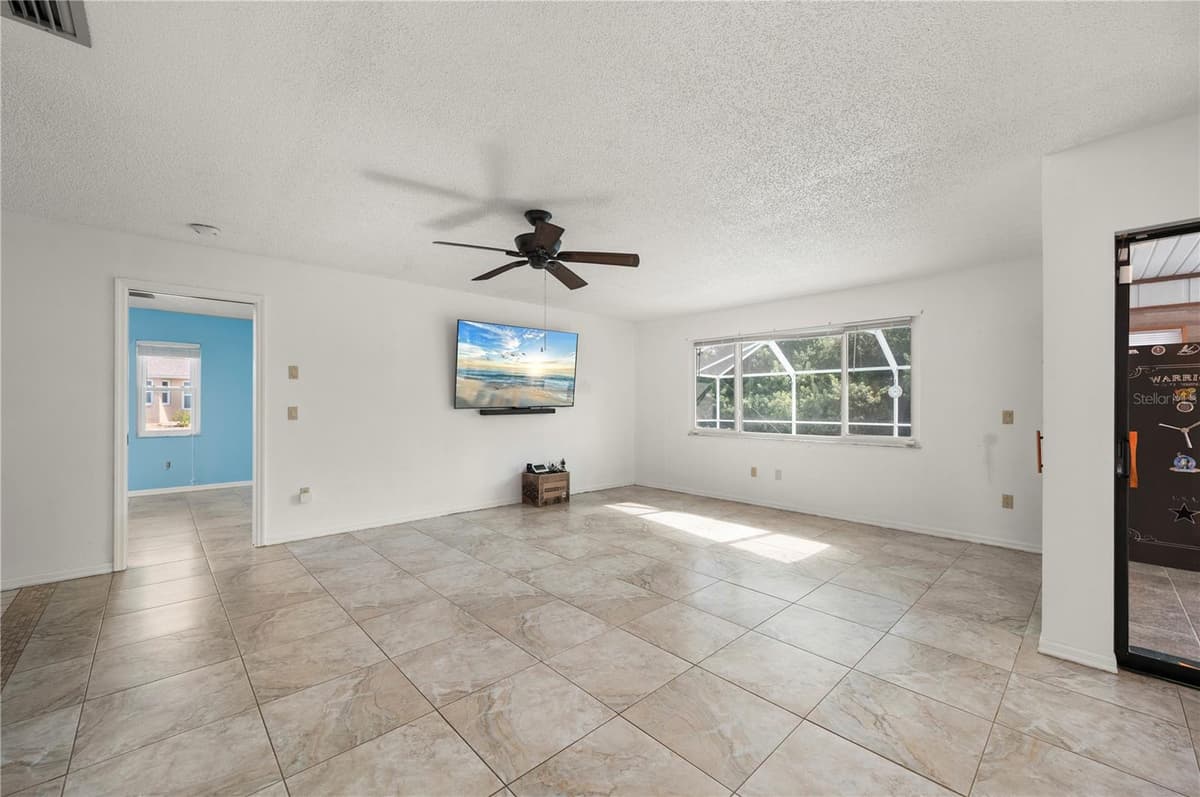 2420 PINELLAS DRIVE — photo 11 of 57