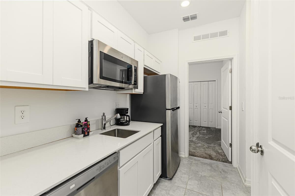 1228 TYLER LOOP — photo 10 of 25