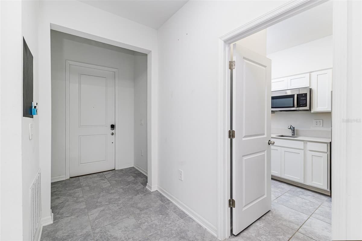 1228 TYLER LOOP — photo 14 of 25