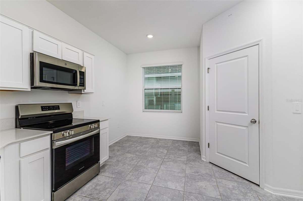 1228 TYLER LOOP — photo 12 of 25