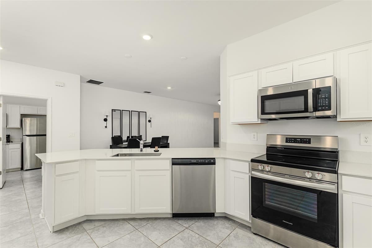 1228 TYLER LOOP — photo 9 of 25