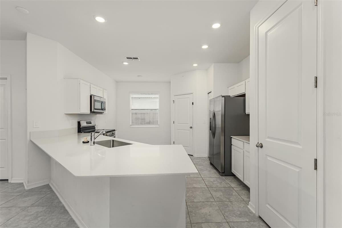 1228 TYLER LOOP — photo 7 of 25