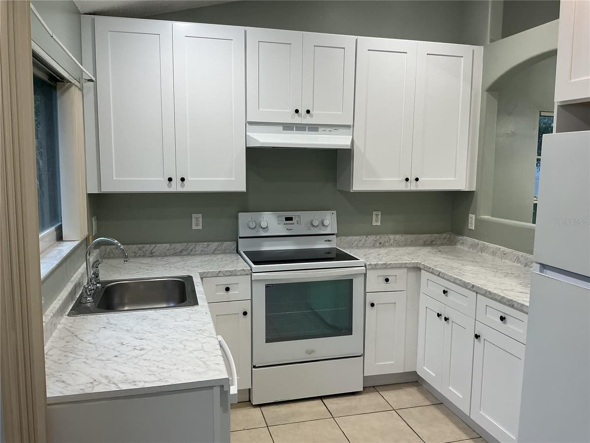 13923 CORRINE KEY PLACE — photo 9 of 20