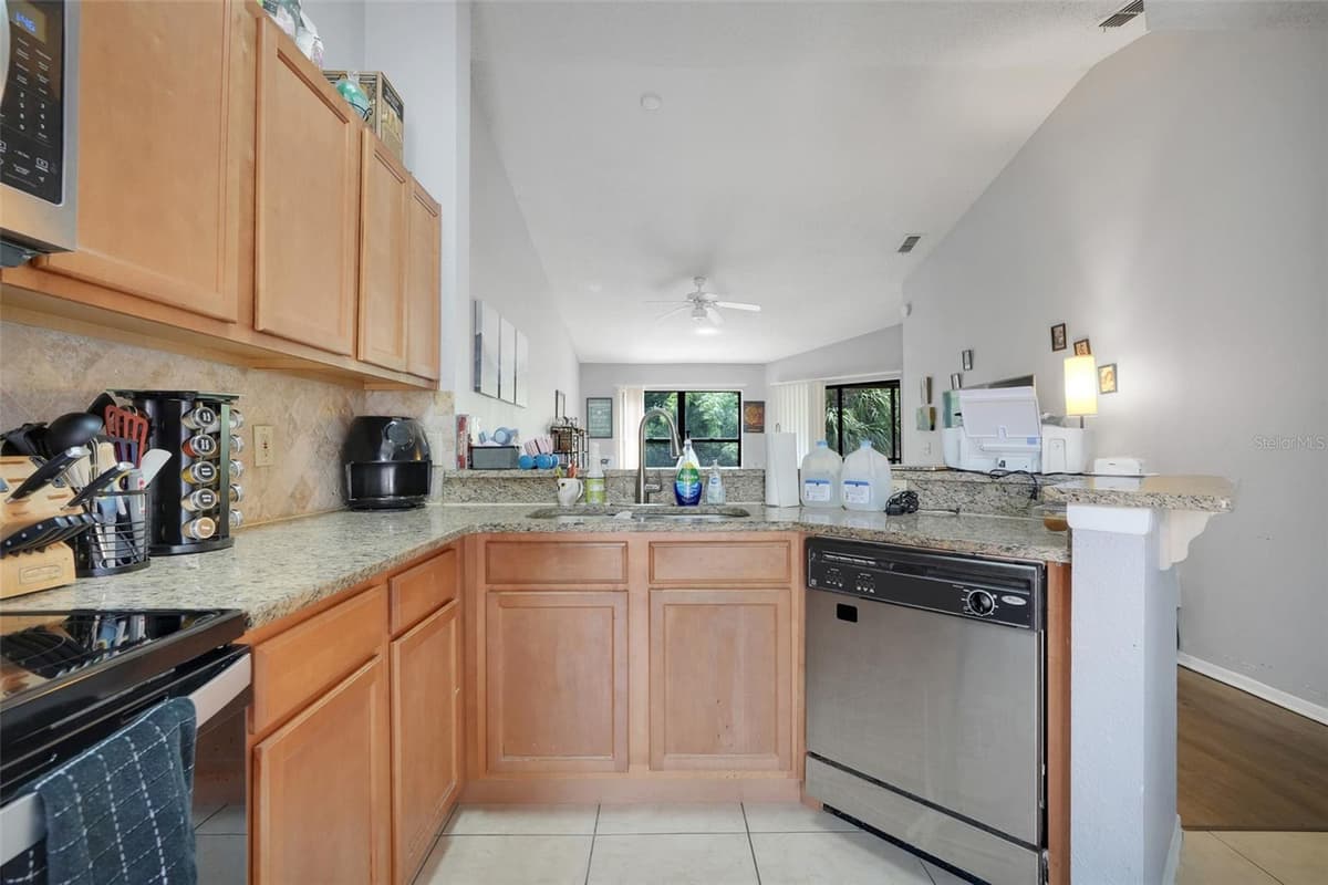 7661 SUGAR BEND DRIVE — photo 8 of 27