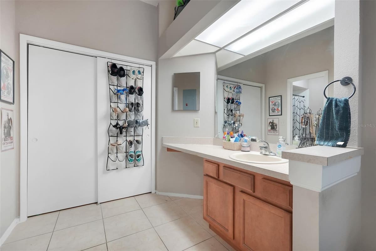 7661 SUGAR BEND DRIVE — photo 13 of 27