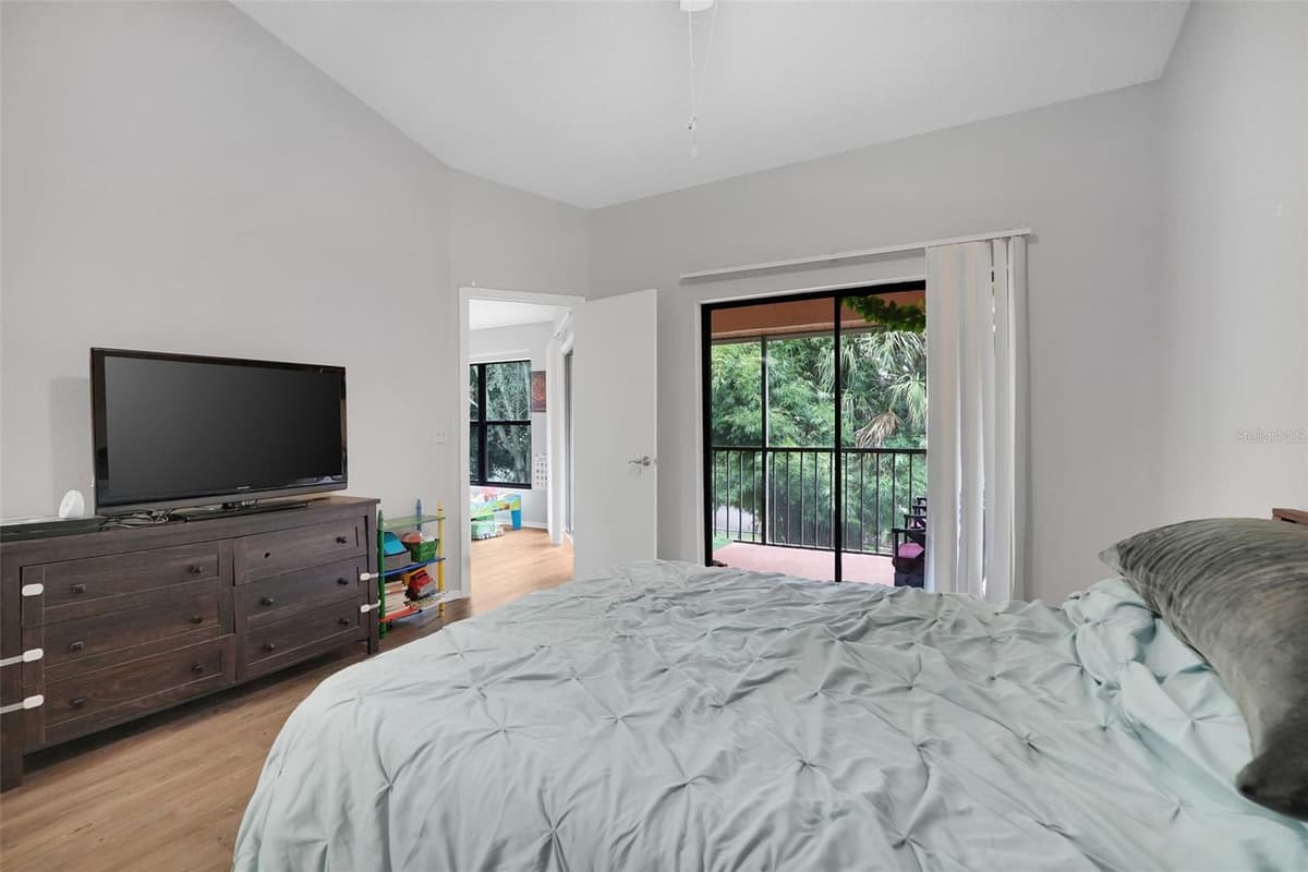 7661 SUGAR BEND DRIVE — photo 11 of 27