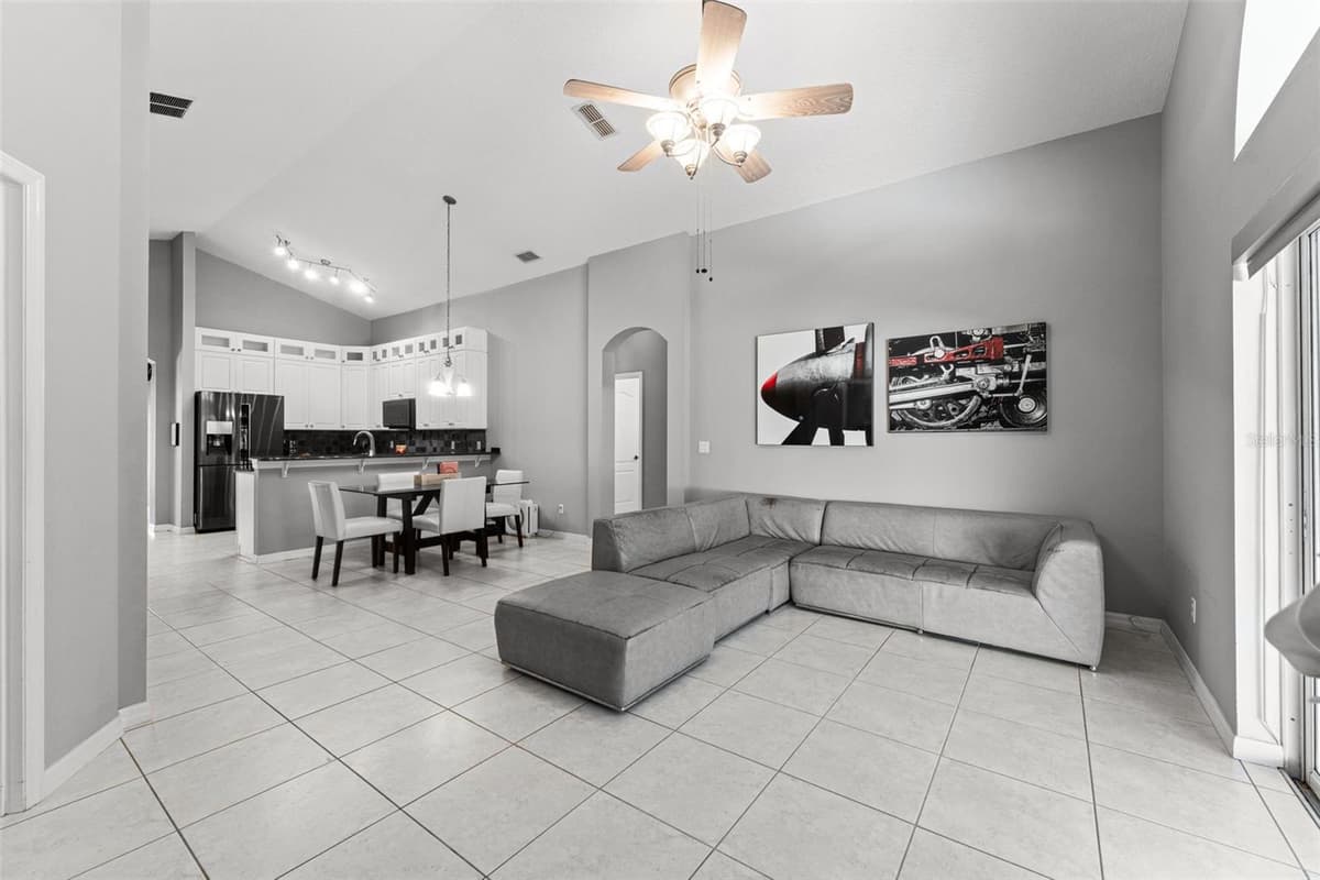 10037 PORTOFINO DRIVE — photo 12 of 33