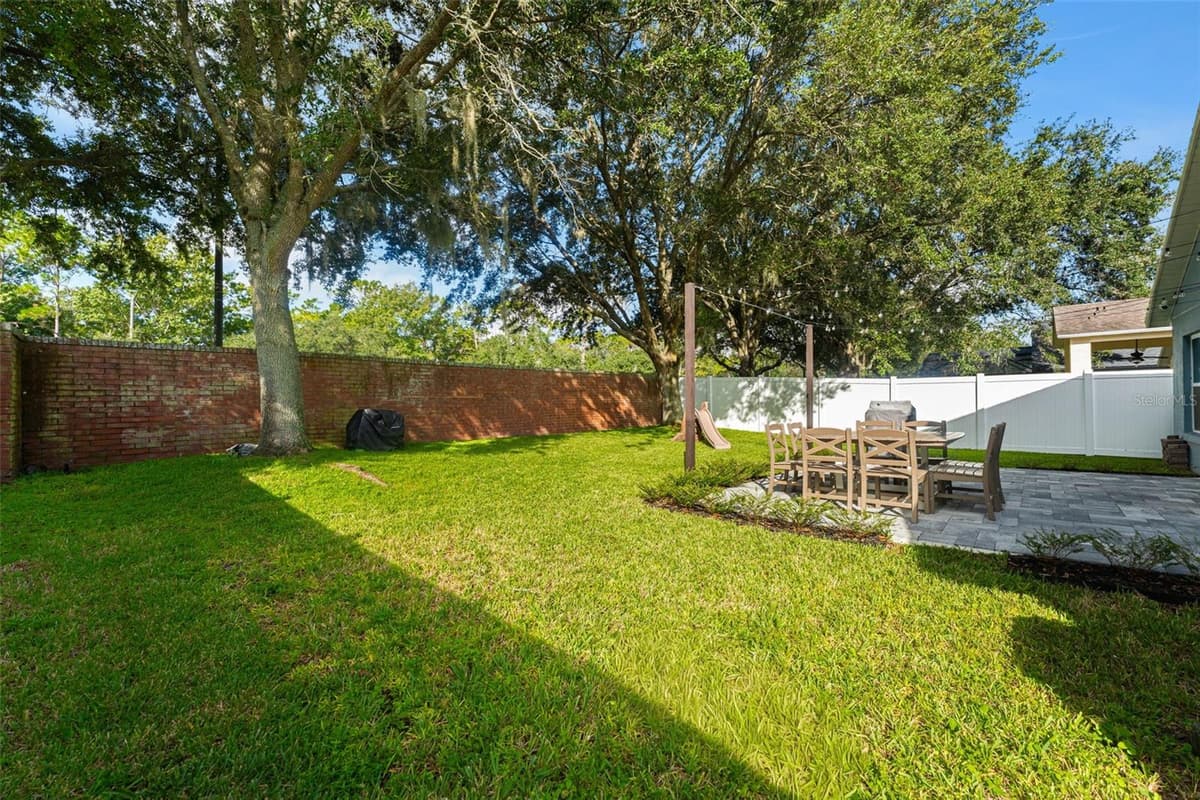 10037 PORTOFINO DRIVE — photo 26 of 33