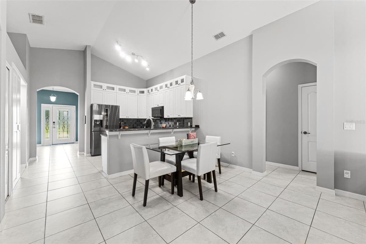 10037 PORTOFINO DRIVE — photo 10 of 33