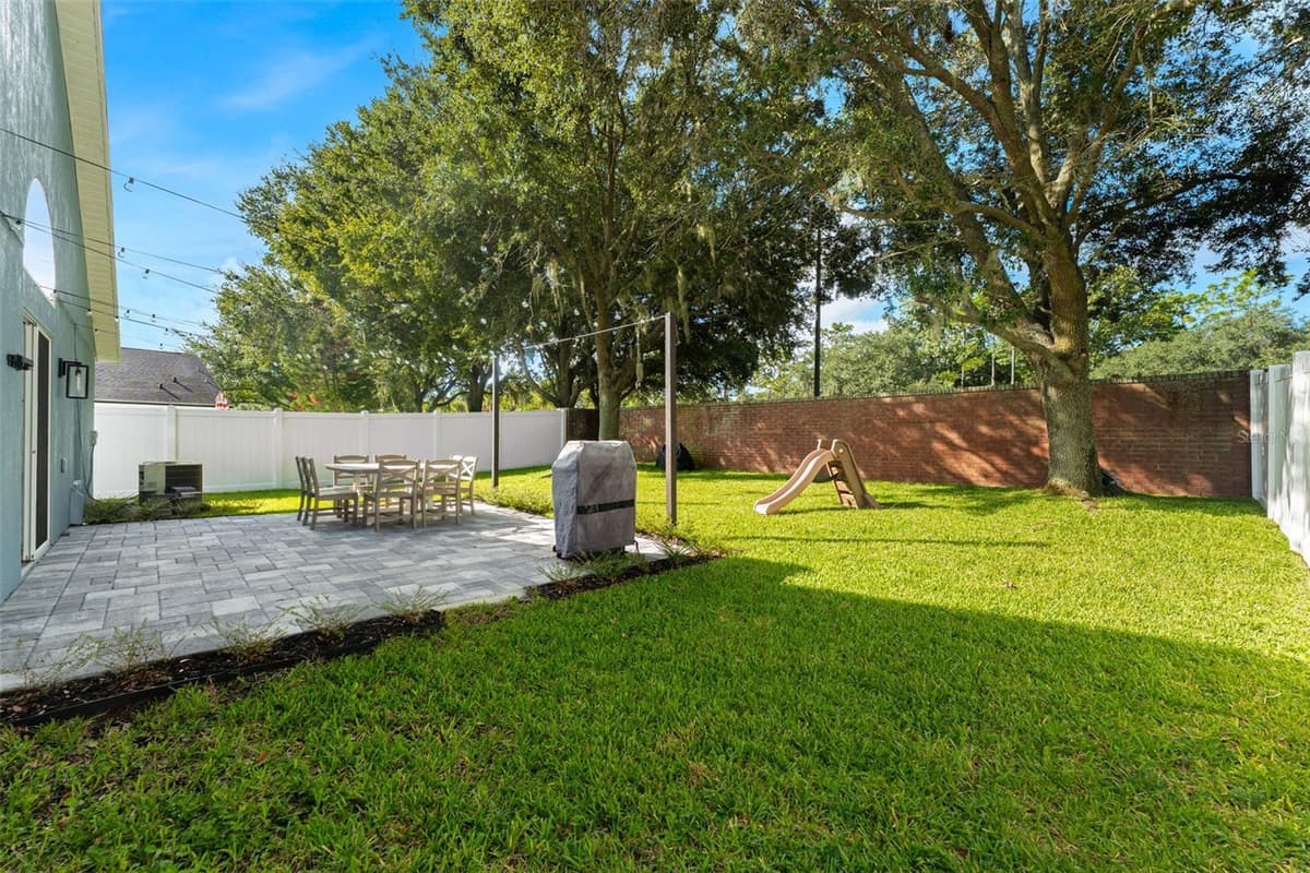10037 PORTOFINO DRIVE — photo 25 of 33