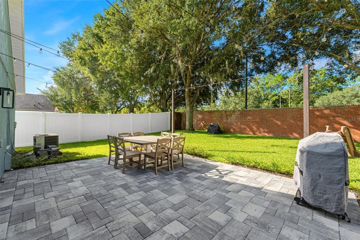 10037 PORTOFINO DRIVE — photo 24 of 33