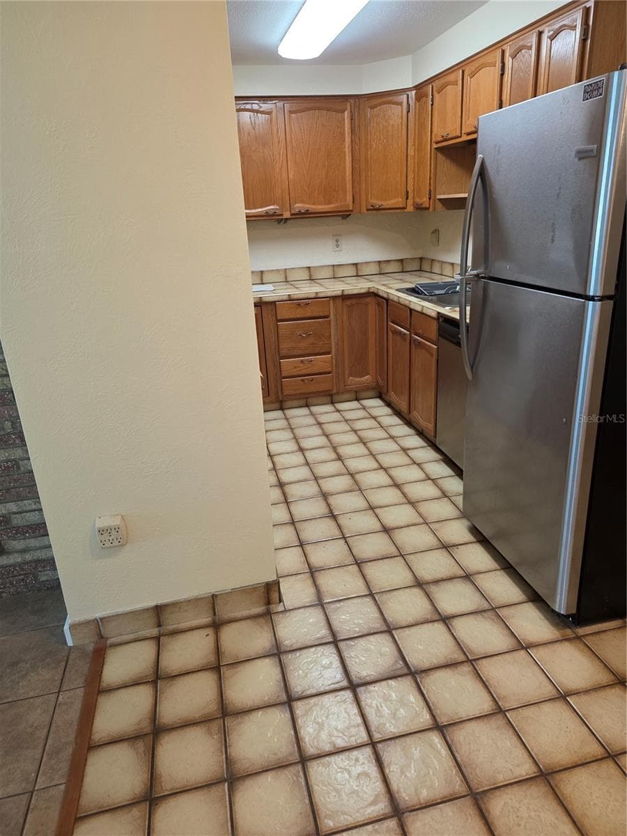 3111 FORMOSA AVENUE — photo 6 of 17