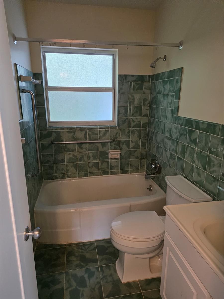 3111 FORMOSA AVENUE — photo 12 of 17