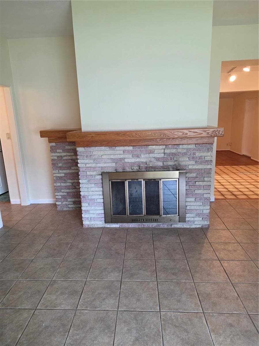3111 FORMOSA AVENUE — photo 3 of 17