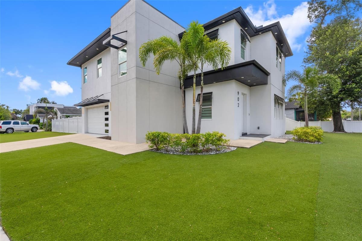 902 SLIGH AVENUE — photo 8 of 70
