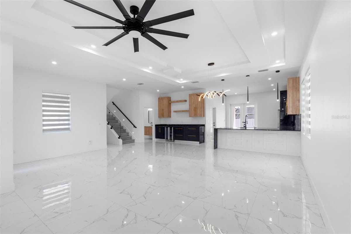 902 SLIGH AVENUE — photo 13 of 70