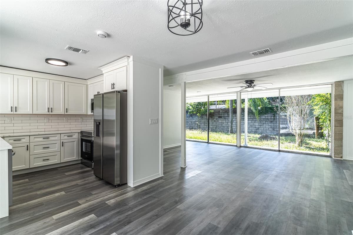1558 DREXEL AVENUE — photo 5 of 27