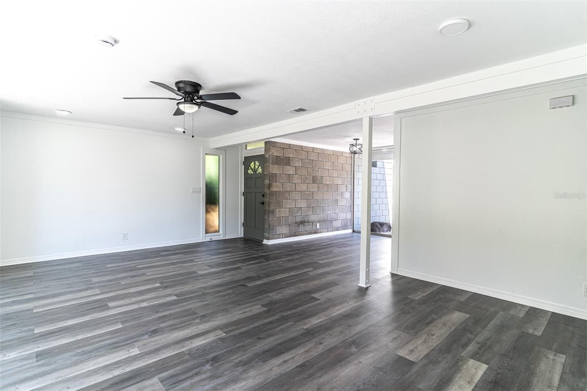 1558 DREXEL AVENUE — photo 11 of 27