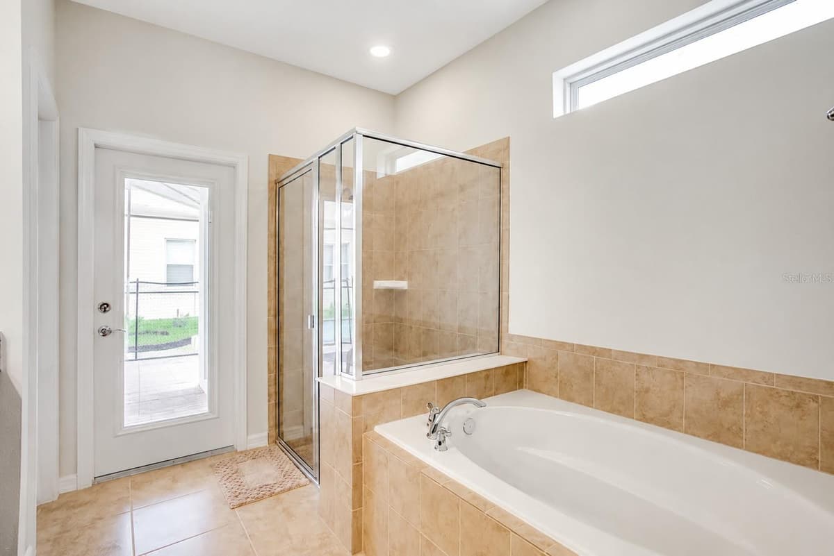 8861 CORCOVADO DRIVE — photo 16 of 25