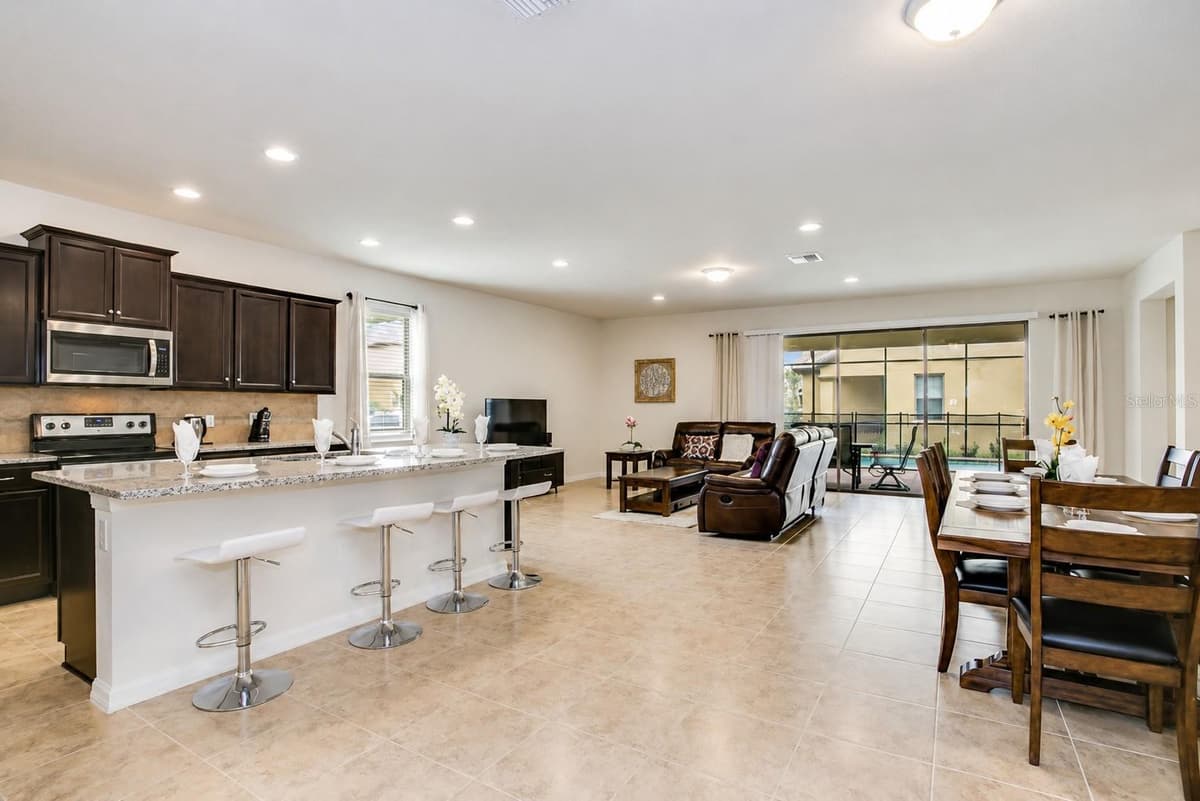 8861 CORCOVADO DRIVE — photo 4 of 25