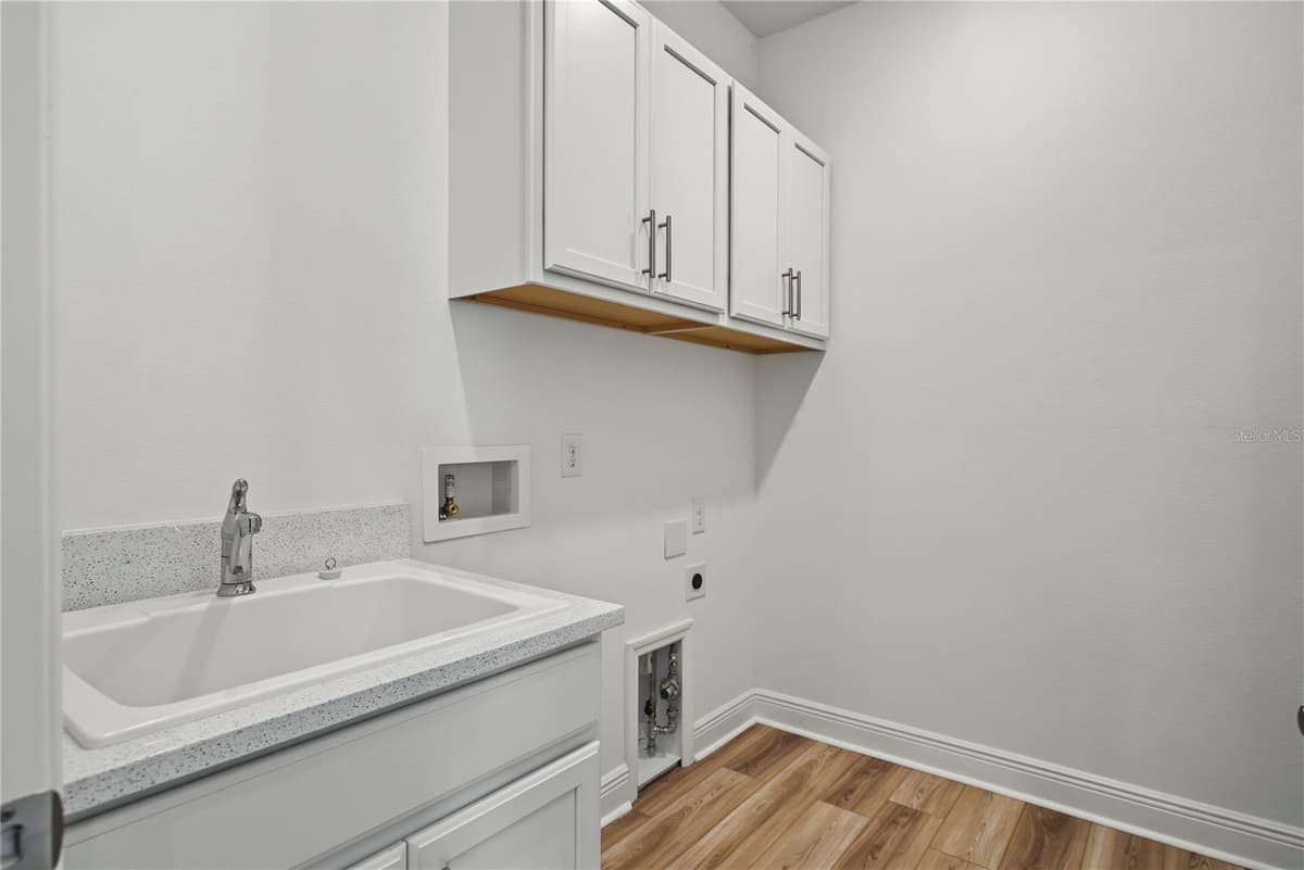 3951 KENNEBUNK LOOP — photo 12 of 54