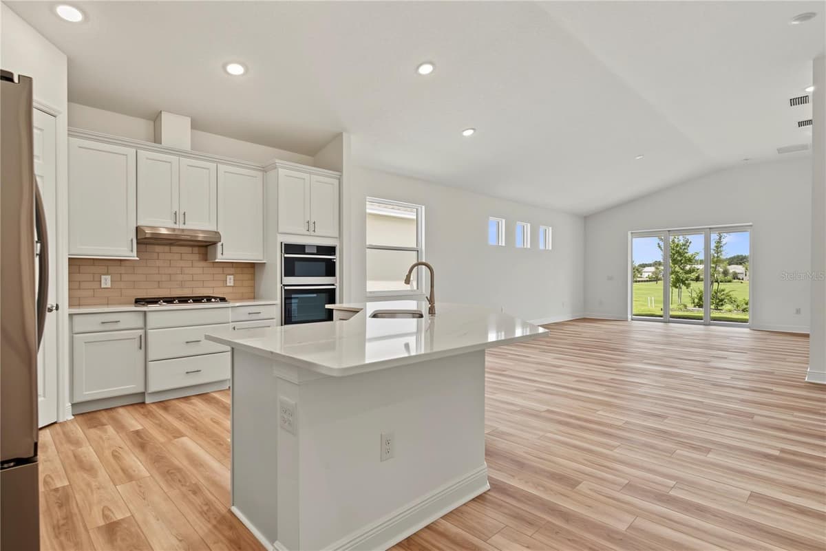 3951 KENNEBUNK LOOP — photo 13 of 54