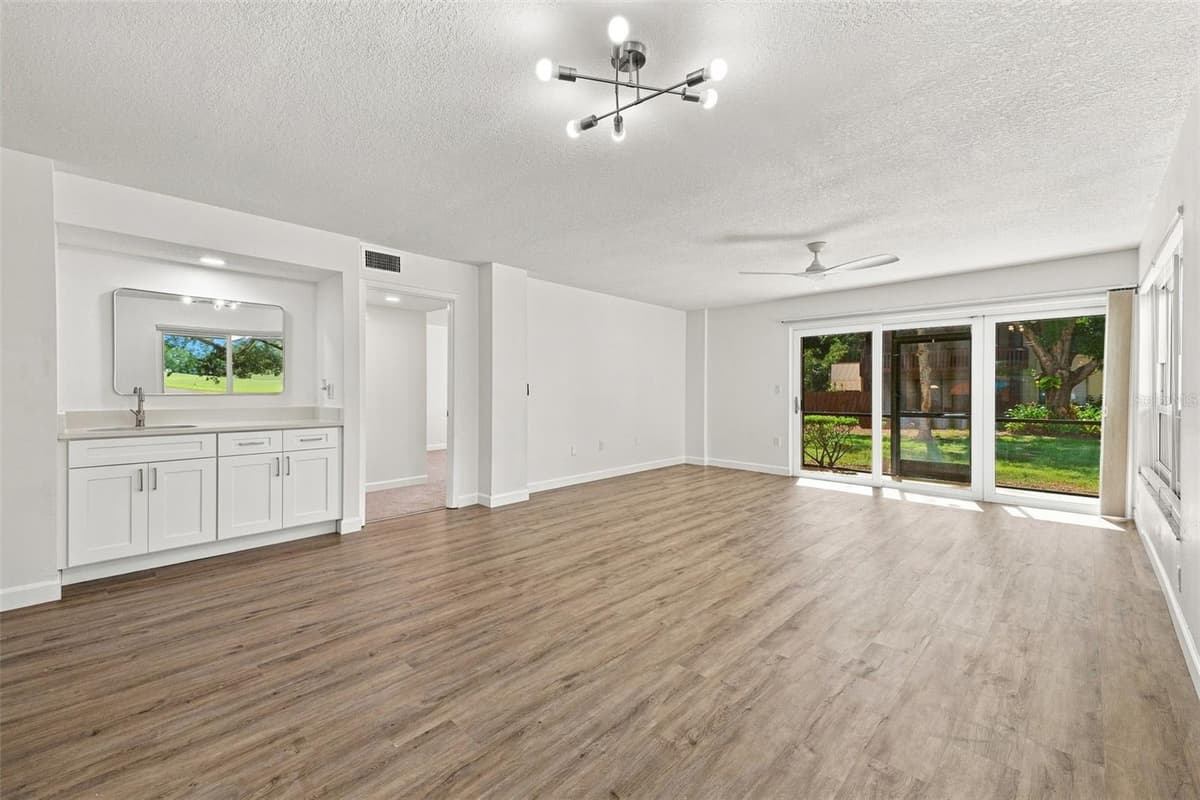 700 STARKEY ROAD — photo 9 of 25