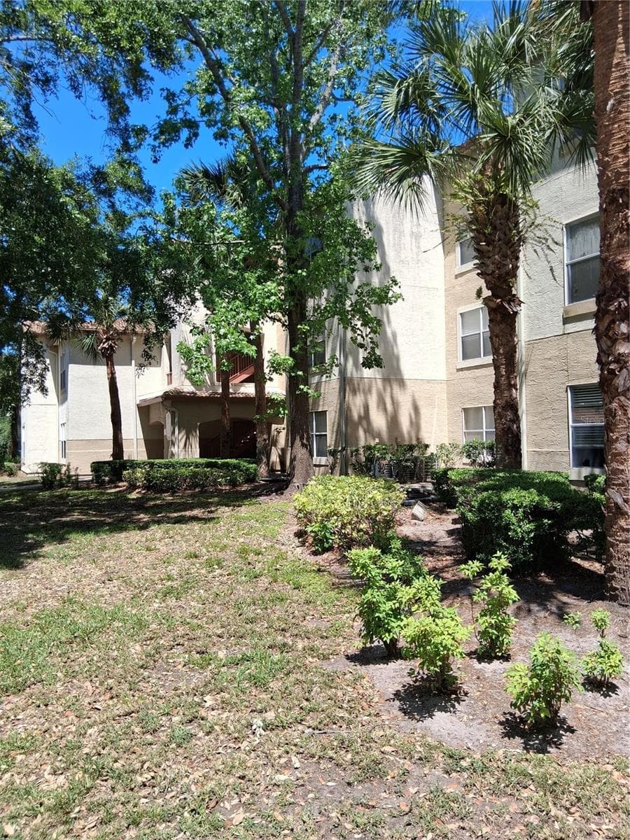 829 CAMARGO WAY — photo 15 of 25