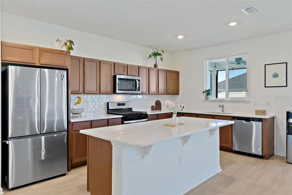 71 SANTOS LANE — photo 10 of 65
