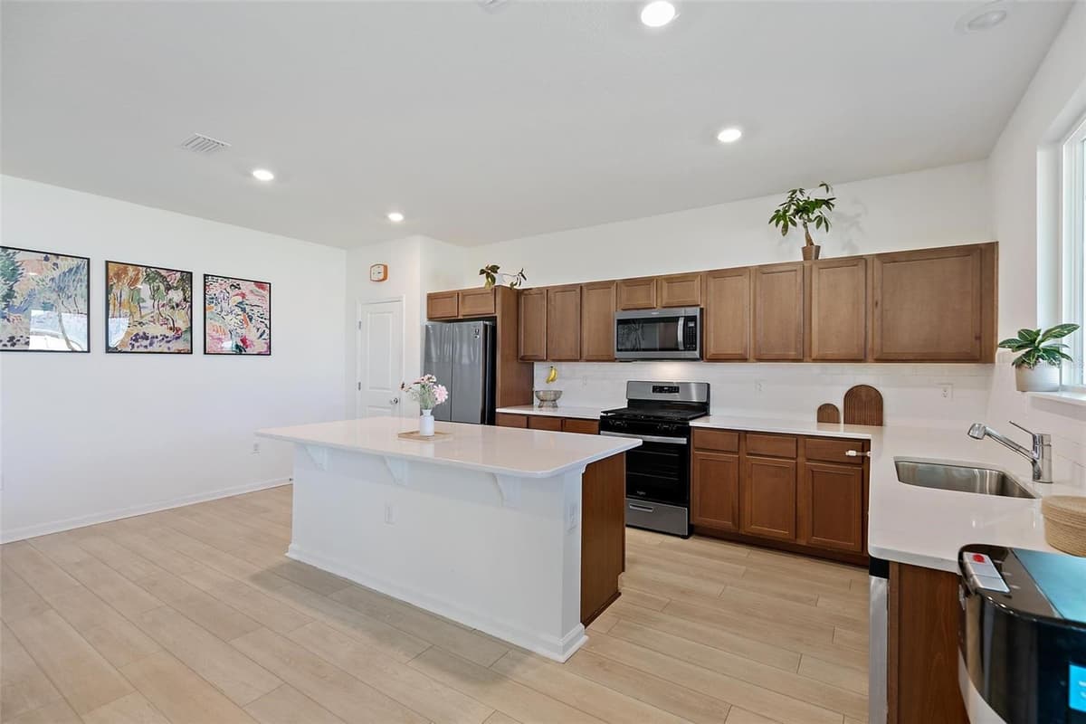 71 SANTOS LANE — photo 13 of 65