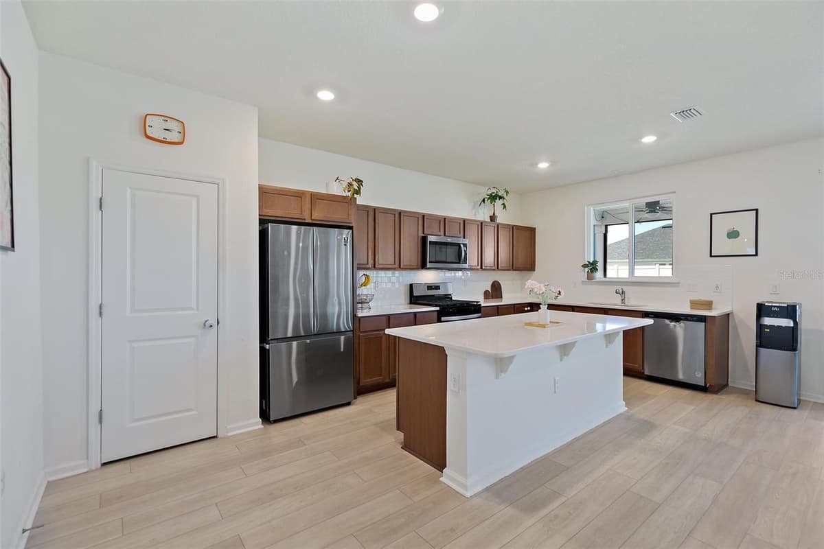 71 SANTOS LANE — photo 9 of 65