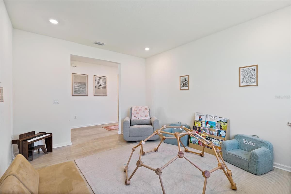 71 SANTOS LANE — photo 35 of 65