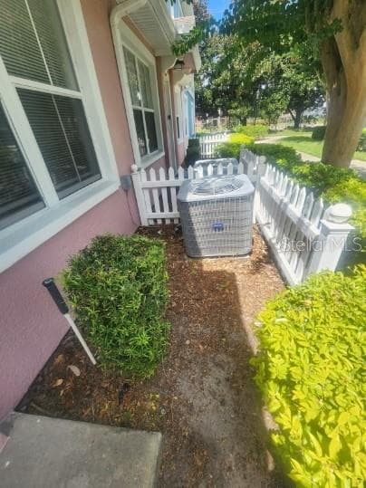 4002 VENETIAN BAY DRIVE — photo 15 of 19