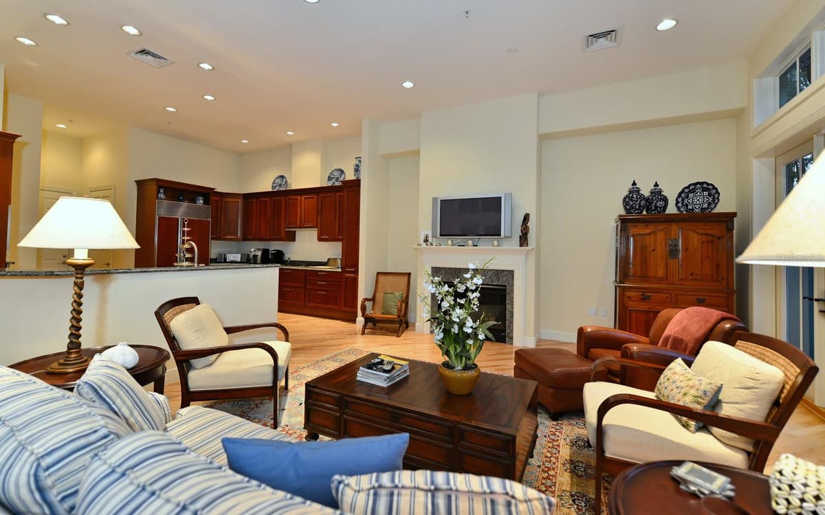 1080 SEAGROVE LANE — photo 7 of 61