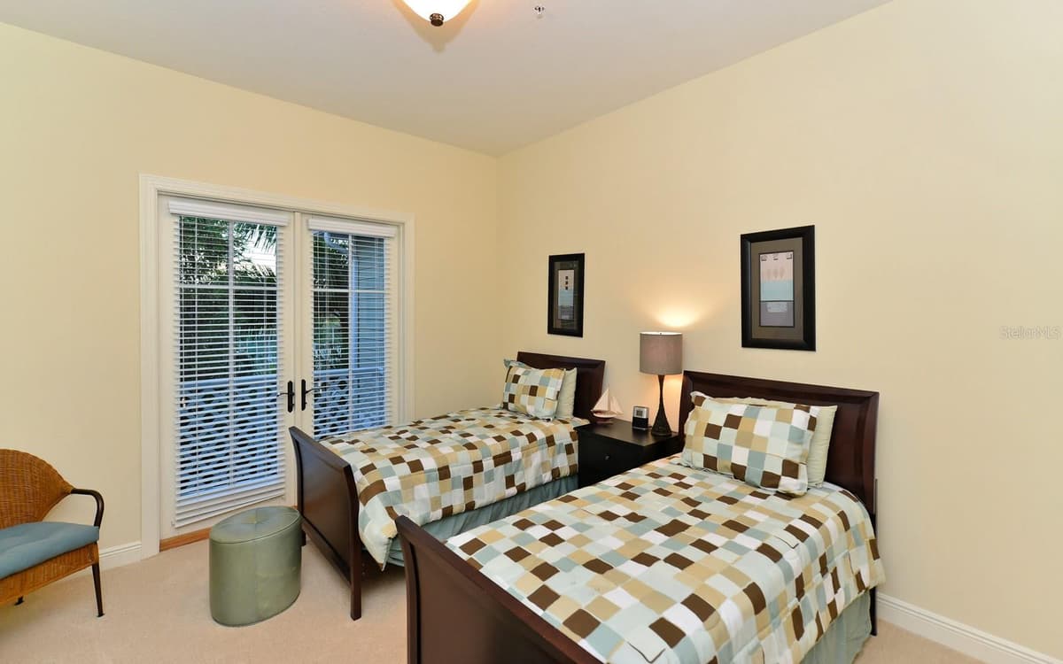 1080 SEAGROVE LANE — photo 37 of 61