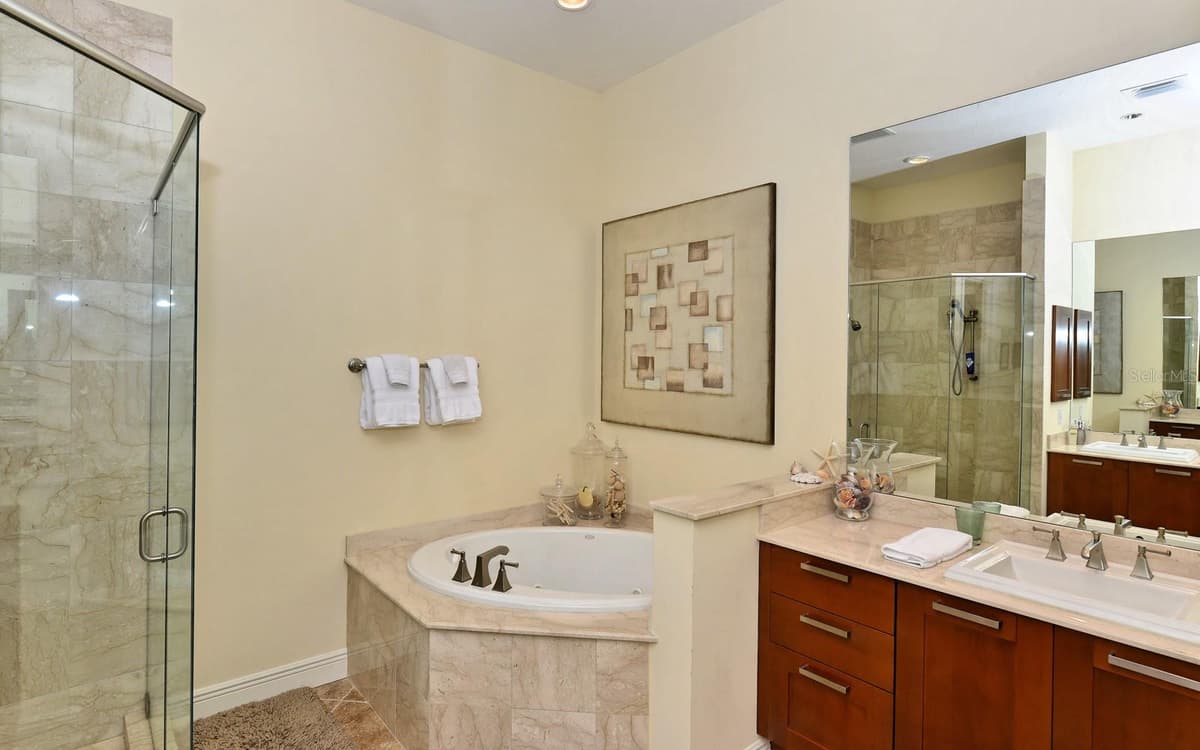 1080 SEAGROVE LANE — photo 27 of 61