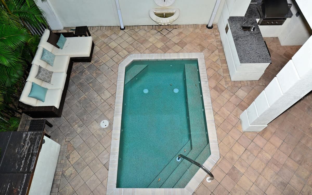 1080 SEAGROVE LANE — photo 42 of 61