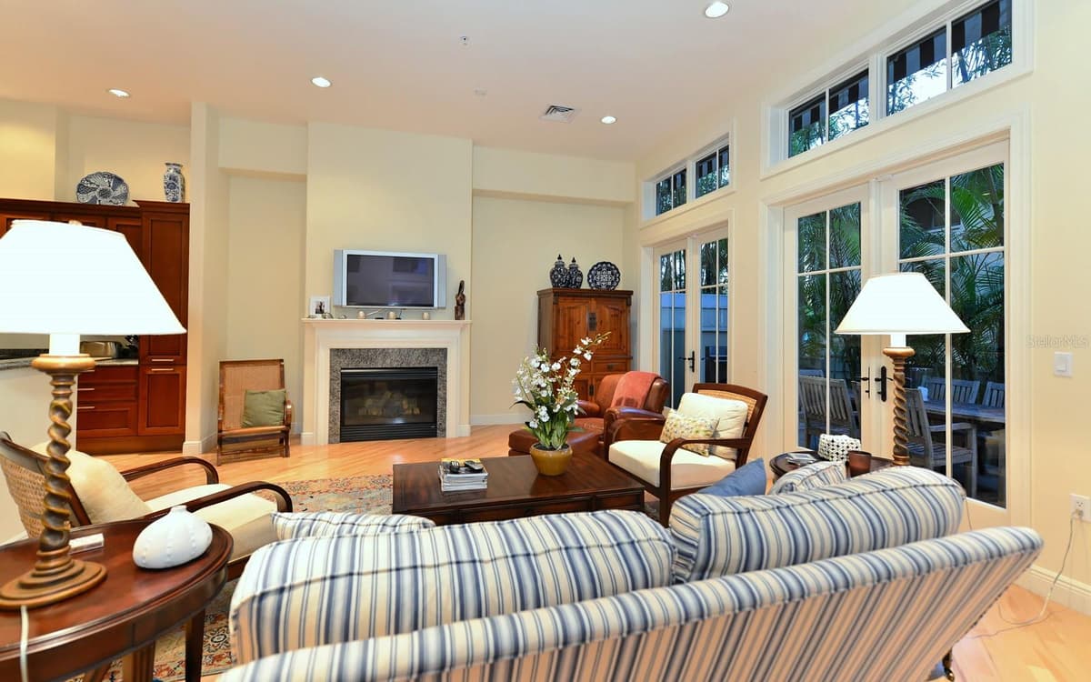 1080 SEAGROVE LANE — photo 8 of 61