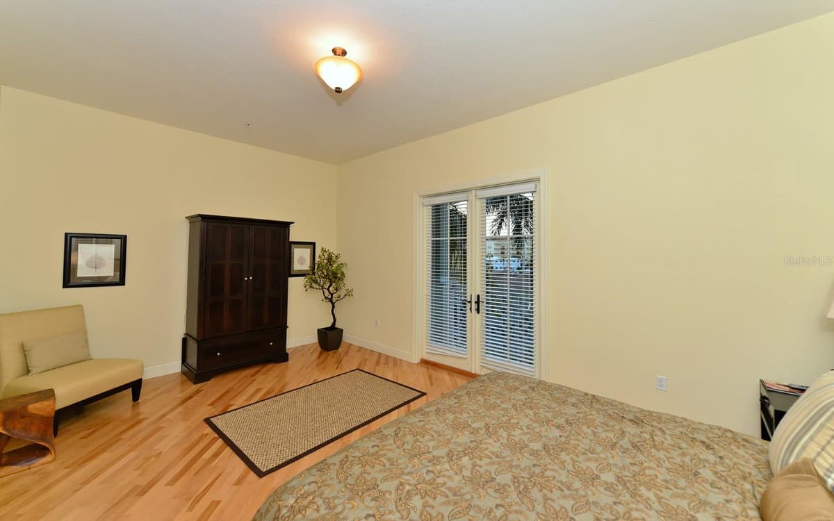 1080 SEAGROVE LANE — photo 40 of 61