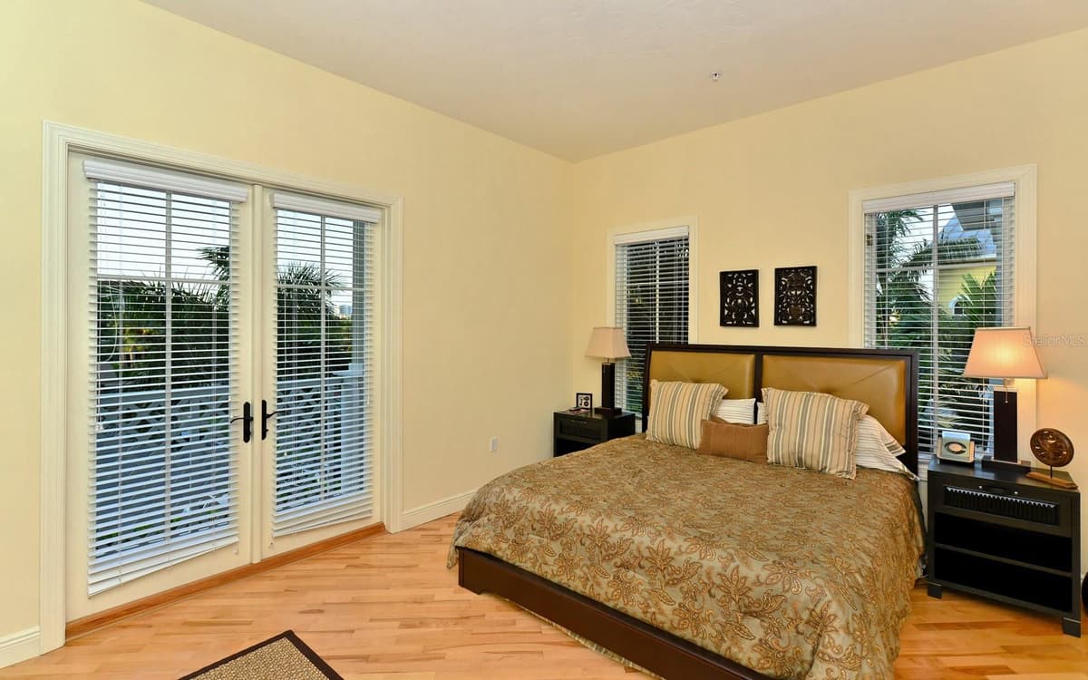 1080 SEAGROVE LANE — photo 39 of 61